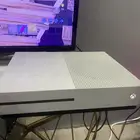 اكس بوكس 1 مع يده وجميع اسلاكه