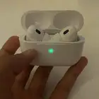 سماعة ايربودز برو2 مع شاحن مجان ا البيع مستعجل