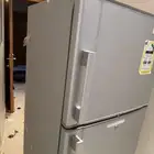 ثلاجه للبيع تبريدها خفيف مادري وش فيها الي يبيها با 300