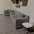 كنب ما احتاجه الي يبغاه ياخذه له فتره في الحوش