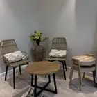كراسي وطاولات