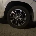 للبدل بجنوط الوكاله جكسارفقط وليساء للبيع خمس جنوط بكفراتها