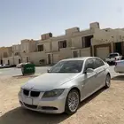 BMW 320 نظيفة للمستخدم