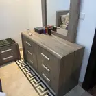 غرفة نوم مع المكتب