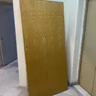 باب خشب نظيف بدون حلق او بالمعنى بدون براوز
