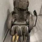 كرسي مساج يشتغل مافيه خرابات بس قماشه تقطع مع الحراره