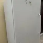 ثلاجه للبيع ماتشتغل لكن قطع الغيار ممتازه