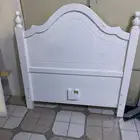 للتبرع سرير خشب قوي