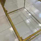 طاولات مستخدمة ذهبي