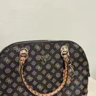 شنطة ماركة جيسس اصليه مع ملحقاتها