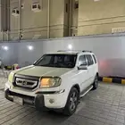 هوندا بايلوت يحمل لوحة شبه مميزة