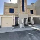 للبيع فيلا روف دور ثانى مع ملحقباالقرب من مطار ابها الدولى