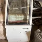 باب جيب ربع الخلفي الصغير خليجي اللون ابيض