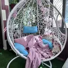 ارجوحة بيضاء كبيرة