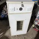 فقاسة يدويه