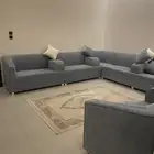 كنب شبه جديد مع ستارة ويفي وسجاد فاخر