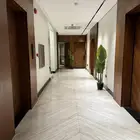 شقة فاخرة جديدة للإيجار بالقرب من المركز المالي