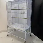 قفص مع ستاند مطير