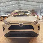 تويوتا راف فور XLE بنزين 2025 فتحة بنزين