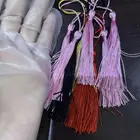 اشرطة حريرية بألوان متنوعة