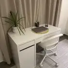 للبيع مكتب وكرسي لايوجد عيوب وجديدد