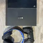 سوني 4 مستخدم مع يد وسماعة