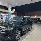 لاندكروزر L5 موديل 2024 اسود سعودي
