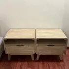 طاوله تلفزيون و طاوله جانبيه و استريو صوتي و علاقات ملابس