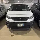 بيجو فان 2024 قير عادي ماشيه 15 الف