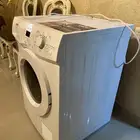 نشافة ملابس نظيفة