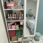 رفوف مع مراية