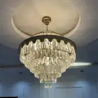 ثريا او نجفه متعددة الالوان