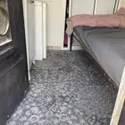 غرفة سائق مؤثثة مع حمام ومكيف سبيلت
