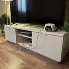 طاولة تلفزيون ابيض ايكيا