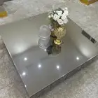 طاولة للبيع يوجد في كسر بسيط