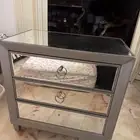 طاولة و كوميدينا