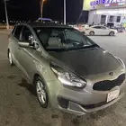 كيا كارينز 2015 نضيفة جدا جدا استعمال مستخدم