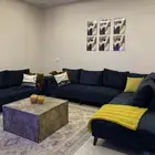كنب حرف ال قطعه ثلاث اشخاص مع المخدات وشال مع طاوله