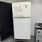 ثلاجة وفرن وغسالة