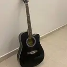 قيتار للبيع اخو الجديد ما استخدم لني ماعرف له