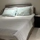 سرير مع مرتبه وكومدينات