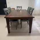 طاولة طعام مع 5 مقاعد