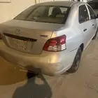 للبيع ياريس 2010