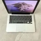 جهاز لابتوب ماك بوك حديث الإصدار