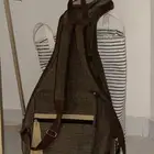 محتاج احد عنده ريش عود للبيع مايهم نوع الريشة