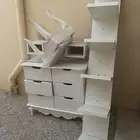 تسريحه خشب بالمرايا سليمه مع كرسي تسريحه مع ارفف طوليه