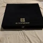 صندوق ماركة جفنشي