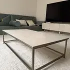 طاولات خدمة وطاولة بلازما