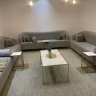 كنب 4 في 5 مع الموكيت والطاولة