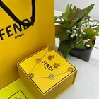 طقم نسائي سلسال و حلق لويس فيتون